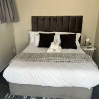 Book Guest House Hotel accommodation Near me roodepoort +27836868779 royal king guest house 🌿  Safe